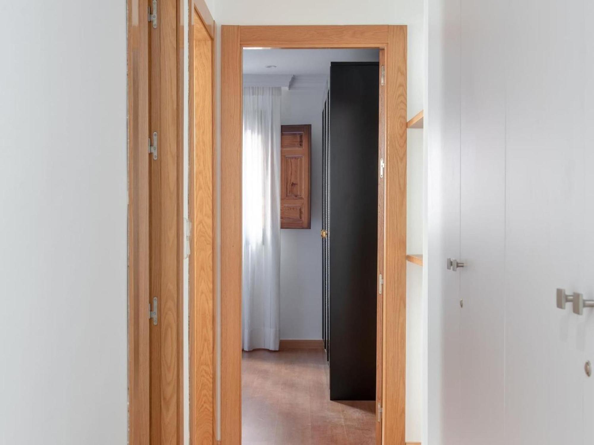 Cozy House With Parking Included *